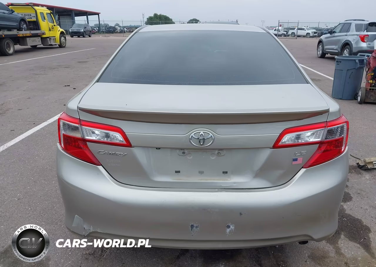 2014 Toyota Camry Le VIN:4T4BF1FK2ER426988 - 16