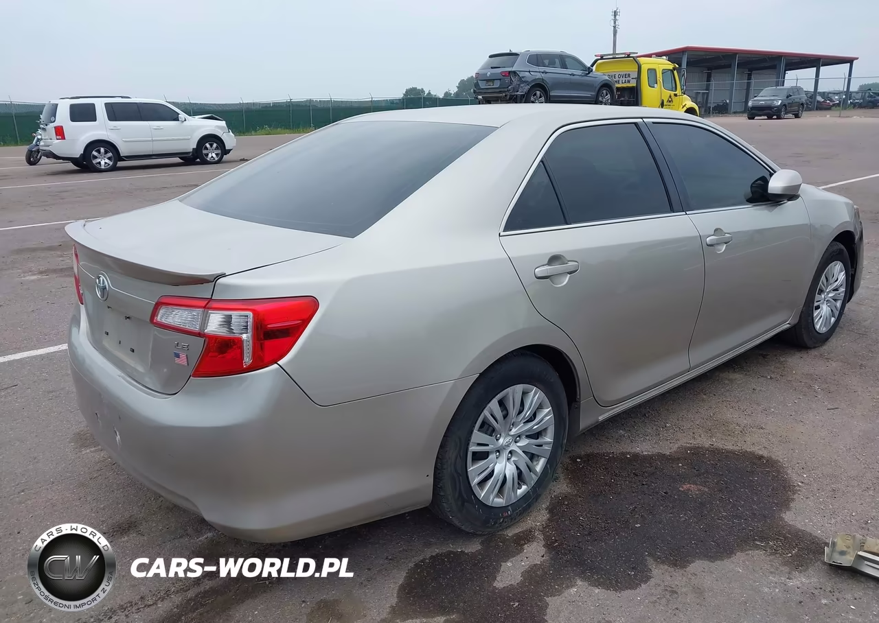 2014 Toyota Camry Le VIN:4T4BF1FK2ER426988 - 4