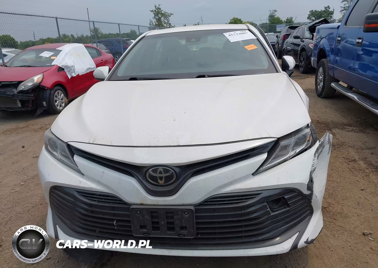 2018 Toyota Camry Le VIN:JTNB11HKXJ3010659 - 12