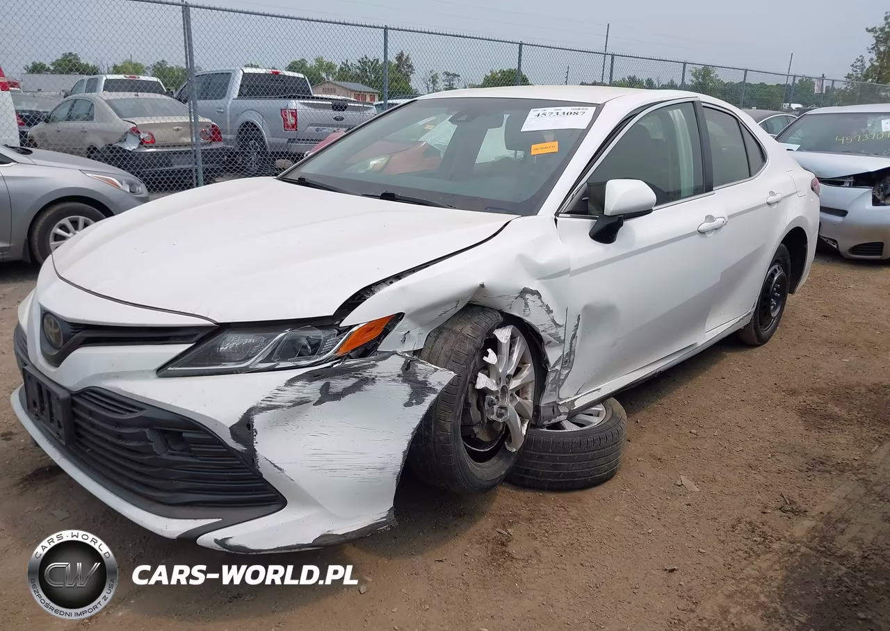 2018 Toyota Camry Le VIN:JTNB11HKXJ3010659 - 2