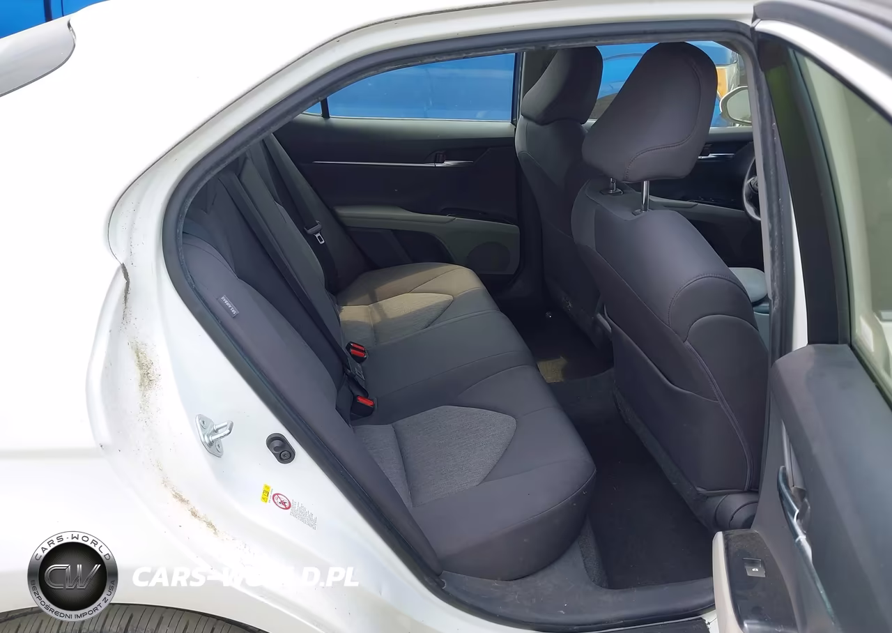 2018 Toyota Camry Le VIN:JTNB11HKXJ3010659 - 8