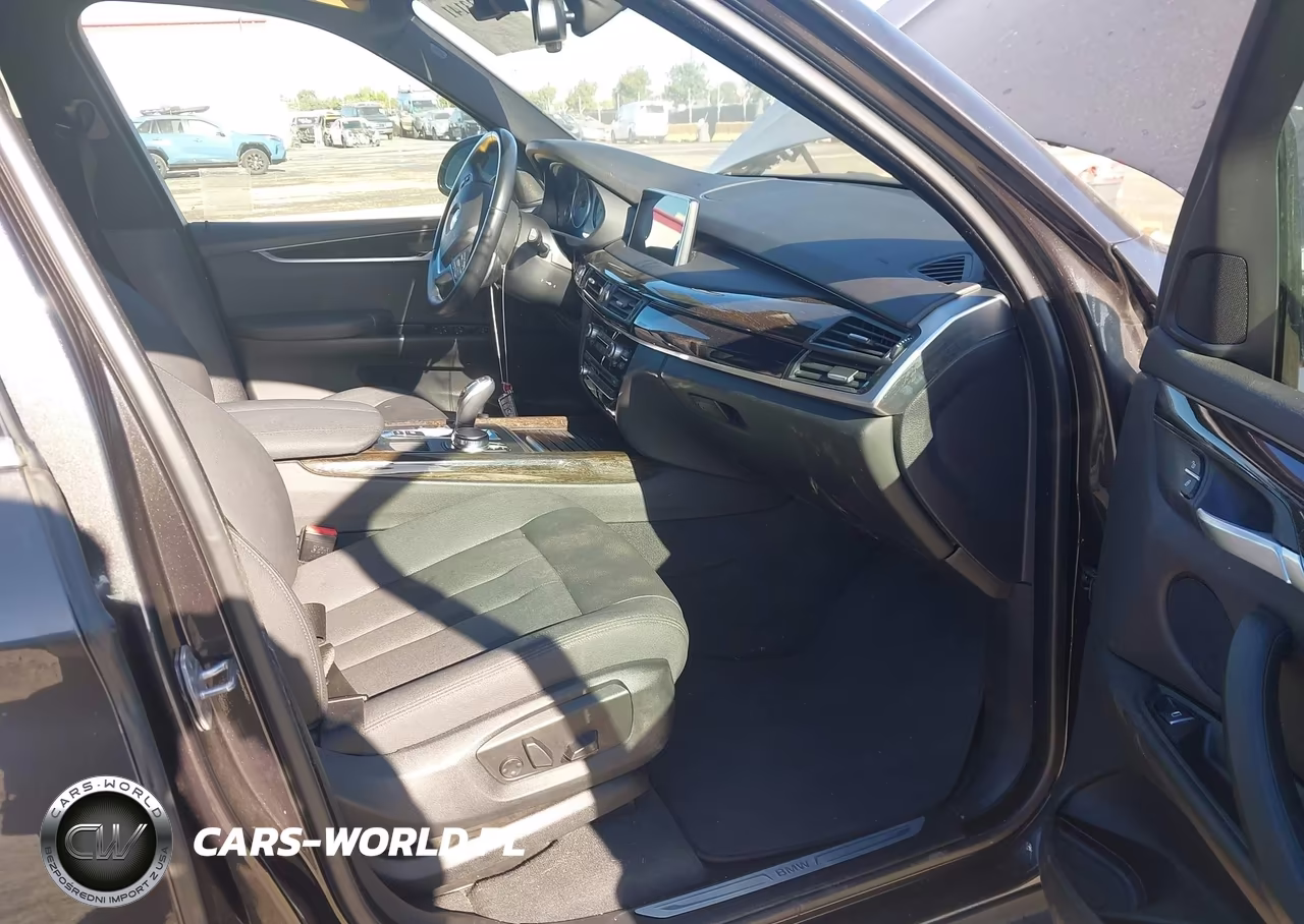 2018 BMW X5 xDrive35I VIN:5UXKR0C52J0Y02538 - 5