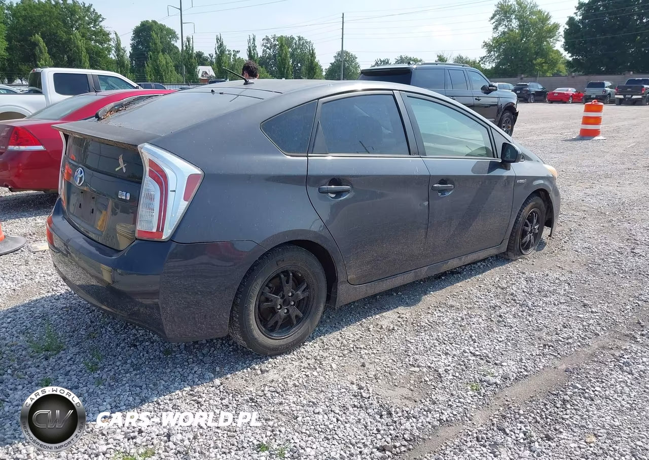 2013 Toyota Prius VIN:JTDKN3DU5D5559335 - 4