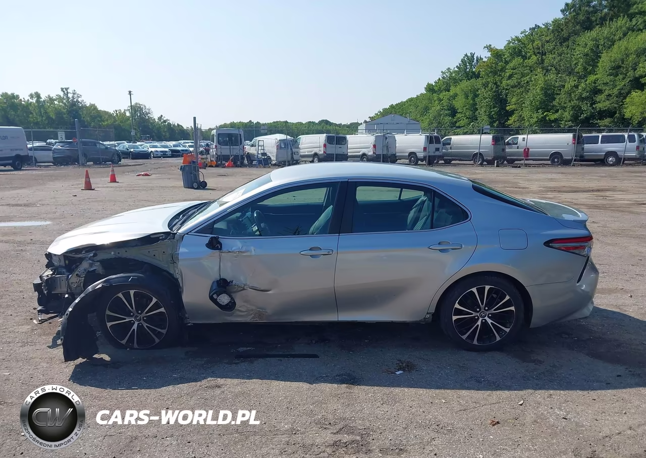2018 Toyota Camry Se VIN:4T1B11HKXJU572166 - 14