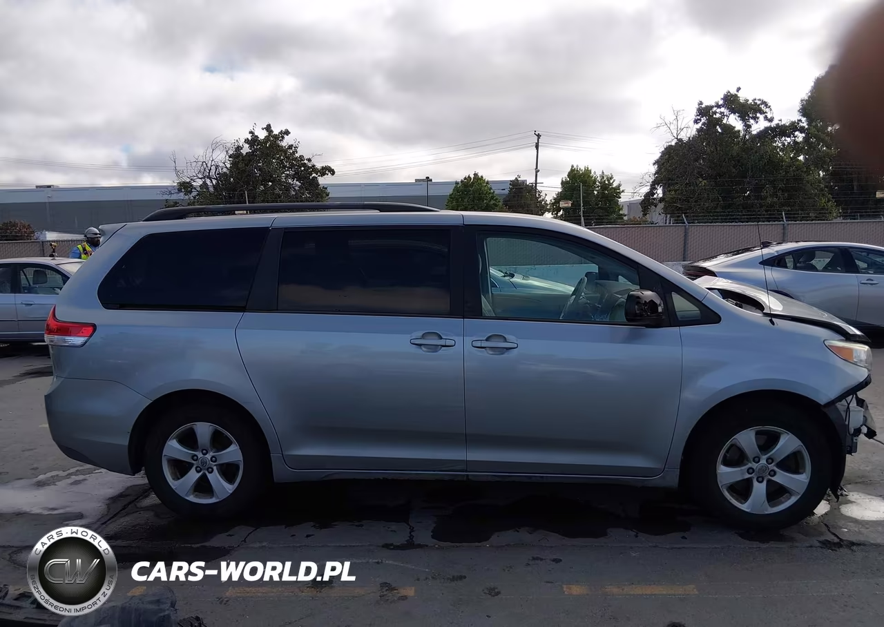 2011 Toyota Sienna Le V6 VIN:5TDKK3DC8BS121478 - 14