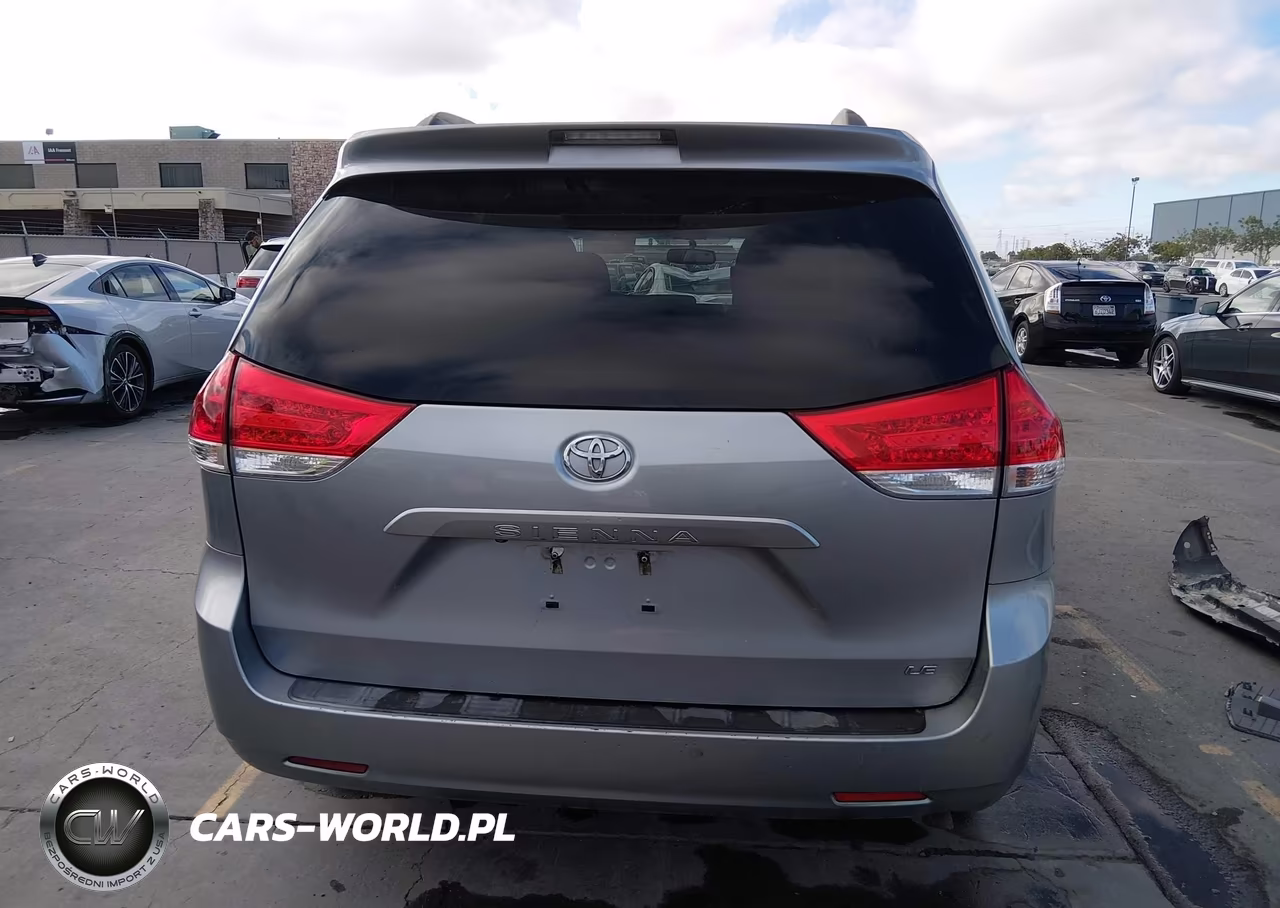 2011 Toyota Sienna Le V6 VIN:5TDKK3DC8BS121478 - 17