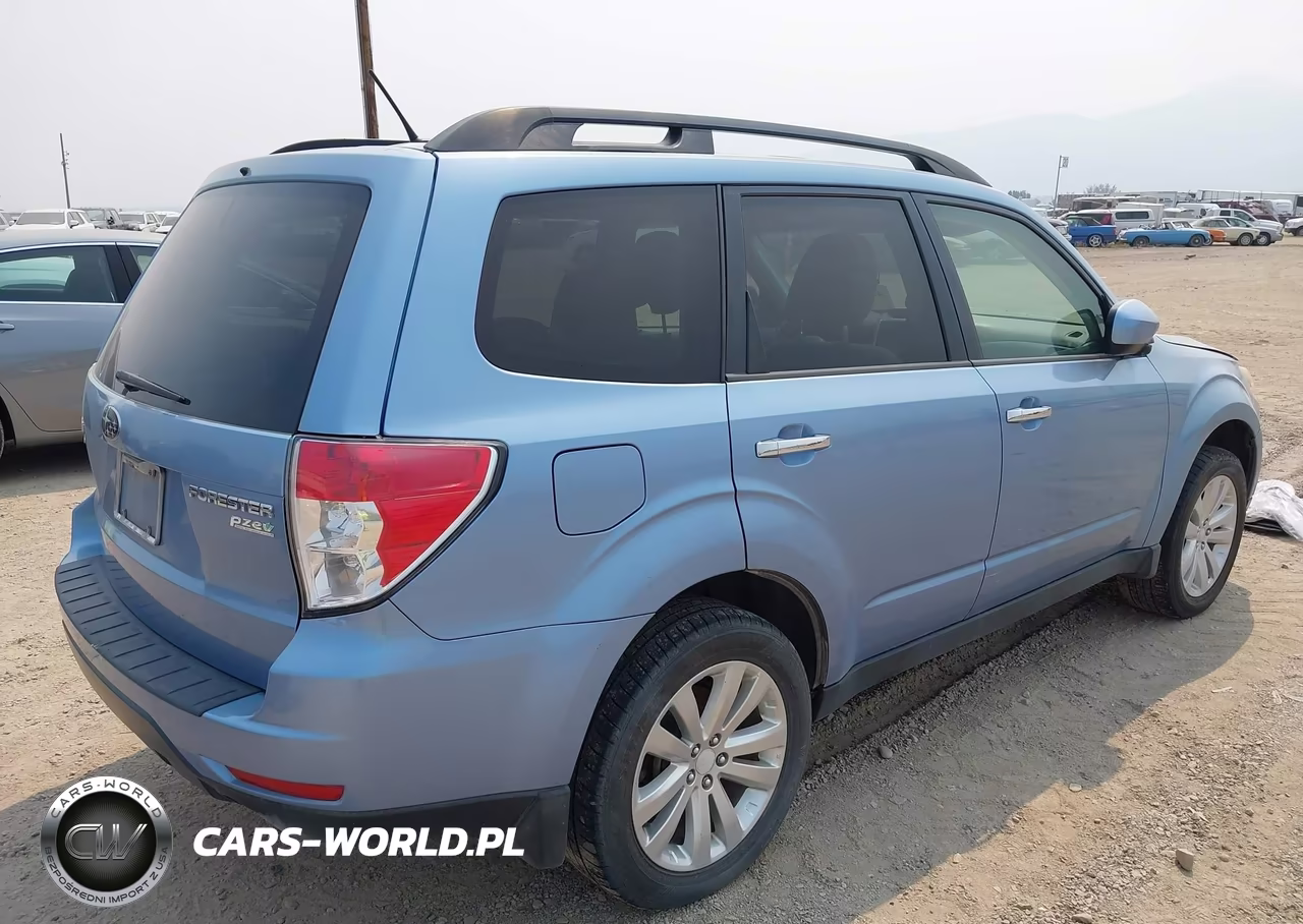 2012 Subaru Forester 2.5X Premium VIN:JF2SHADC3CH404106 - 4