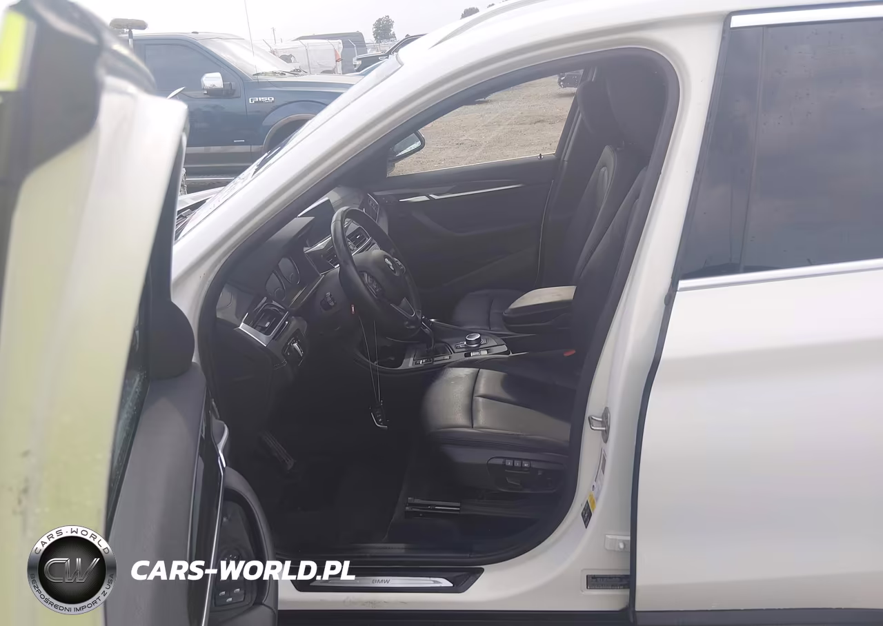 2020 BMW X1 xDrive28I VIN:WBXJG9C05L3L87585 - 13
