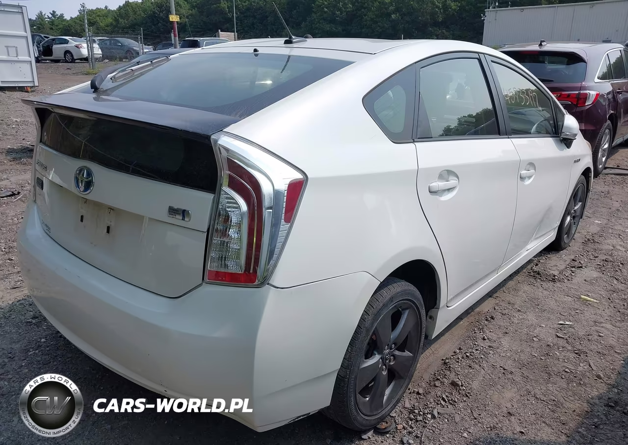 2015 Toyota Prius Persona Series Special Edition VIN:JTDKN3DU6F0397389 - 4