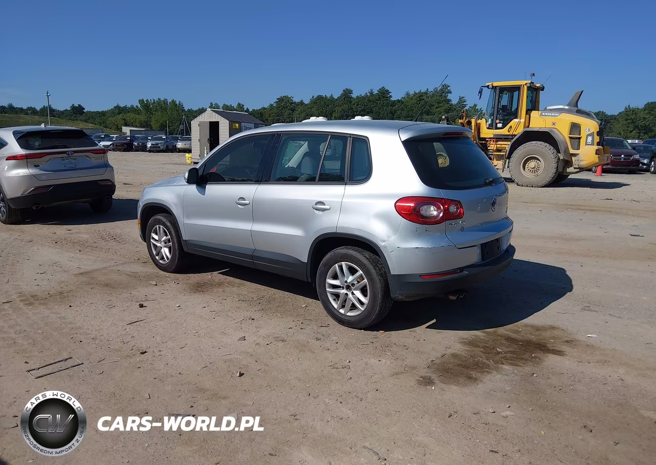 2011 Volkswagen Tiguan S VIN:WVGBV7AX5BW555231 - 3