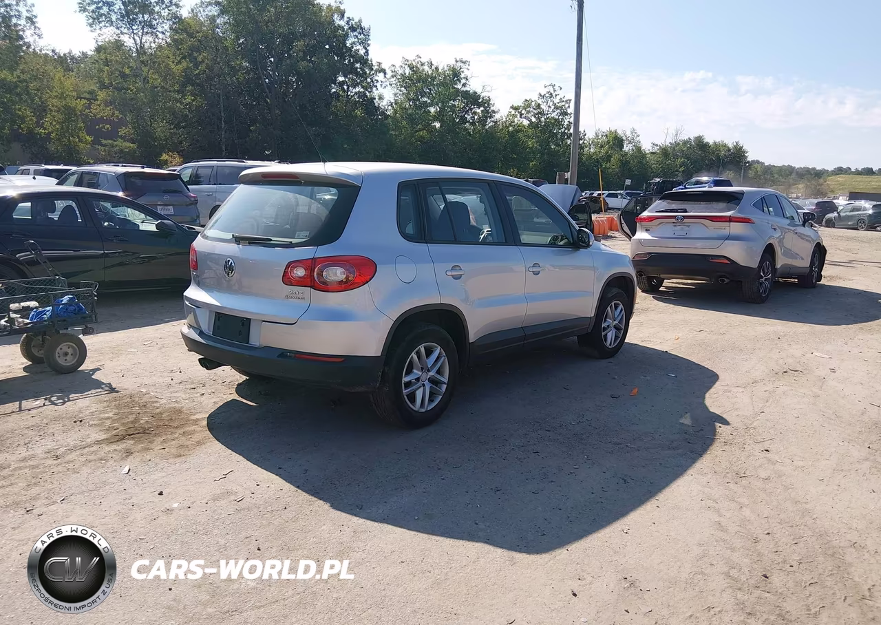 2011 Volkswagen Tiguan S VIN:WVGBV7AX5BW555231 - 4