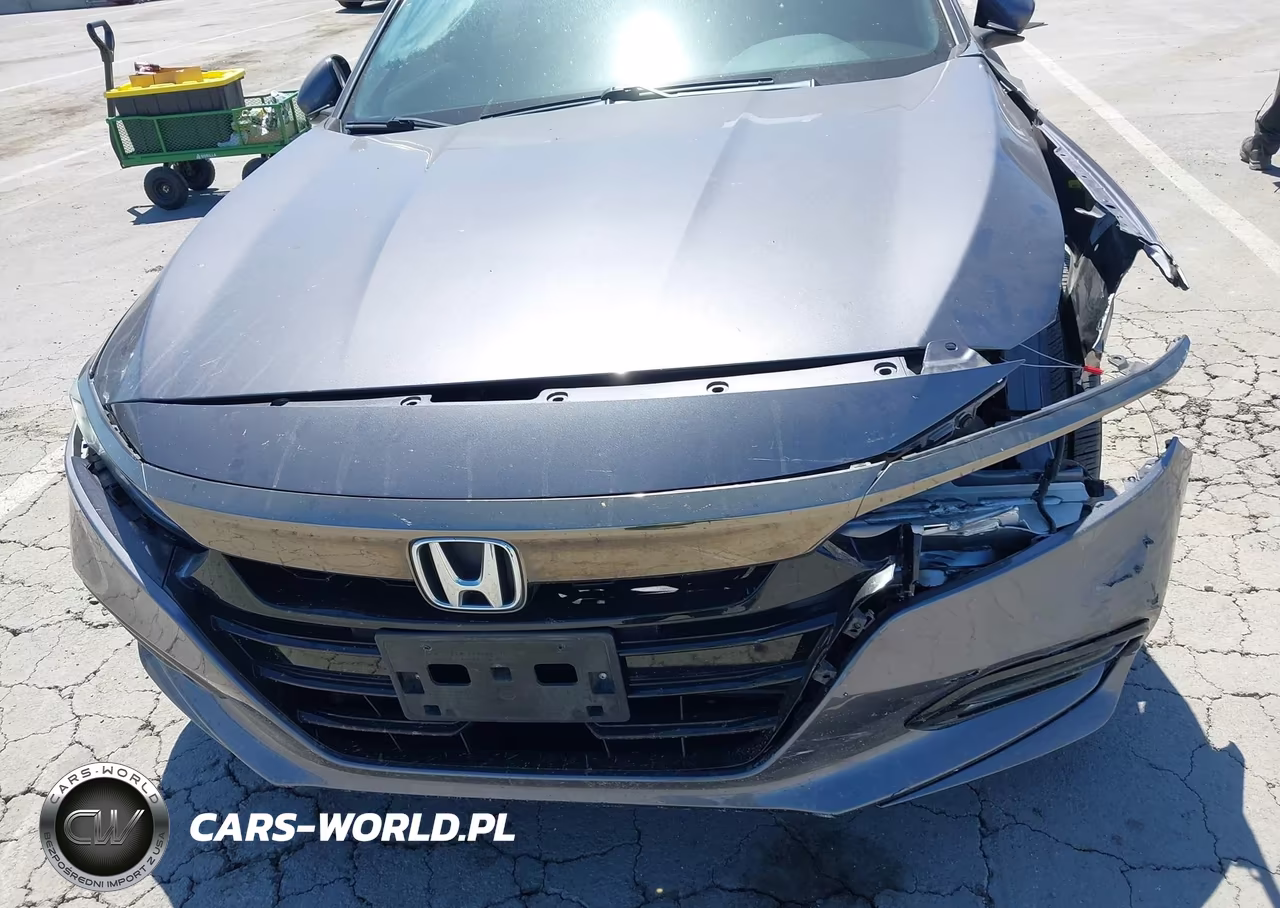 2018 Honda Accord Sport VIN:1HGCV1F3XJA262983 - 19