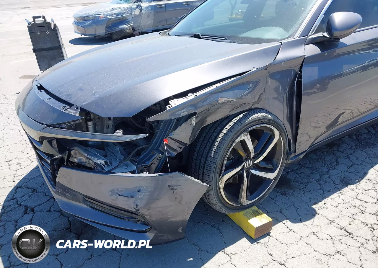 2018 Honda Accord Sport VIN:1HGCV1F3XJA262983 - 20