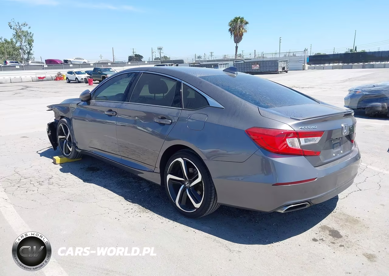 2018 Honda Accord Sport VIN:1HGCV1F3XJA262983 - 3
