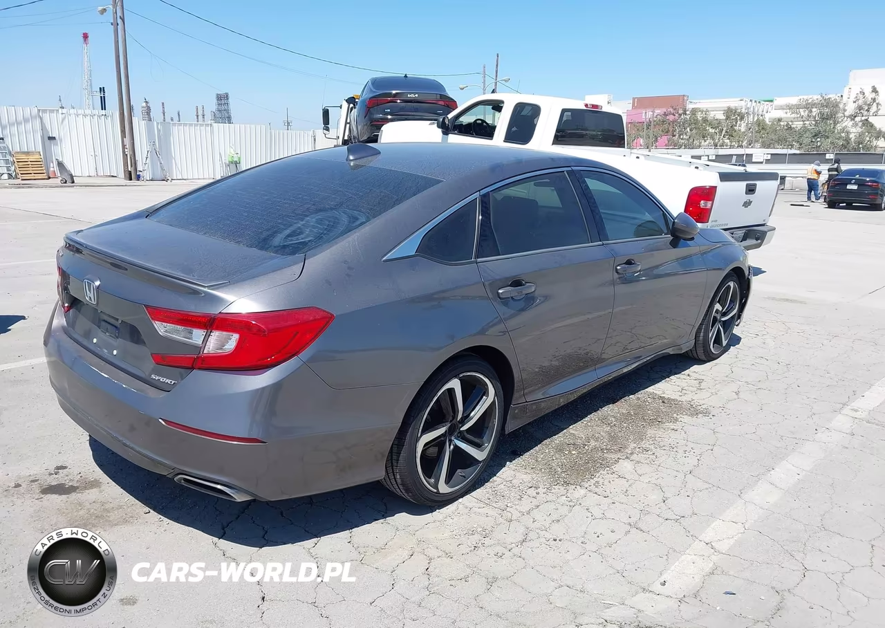 2018 Honda Accord Sport VIN:1HGCV1F3XJA262983 - 4