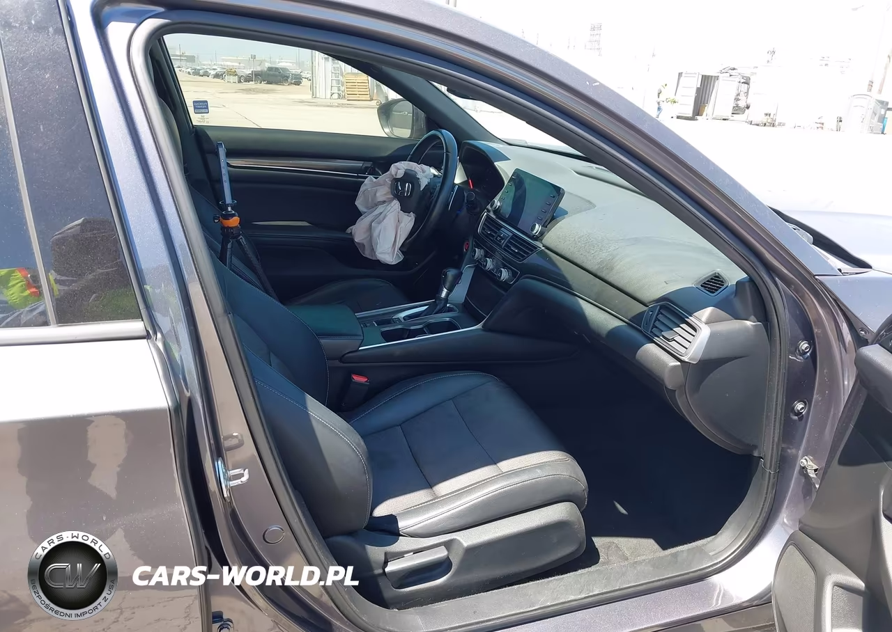 2018 Honda Accord Sport VIN:1HGCV1F3XJA262983 - 5
