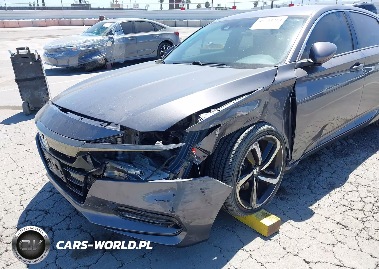 2018 Honda Accord Sport VIN:1HGCV1F3XJA262983 - 6