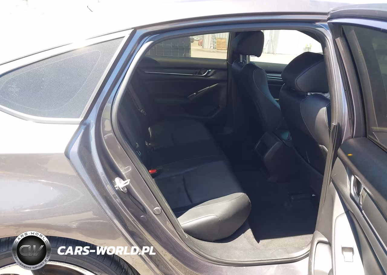 2018 Honda Accord Sport VIN:1HGCV1F3XJA262983 - 8