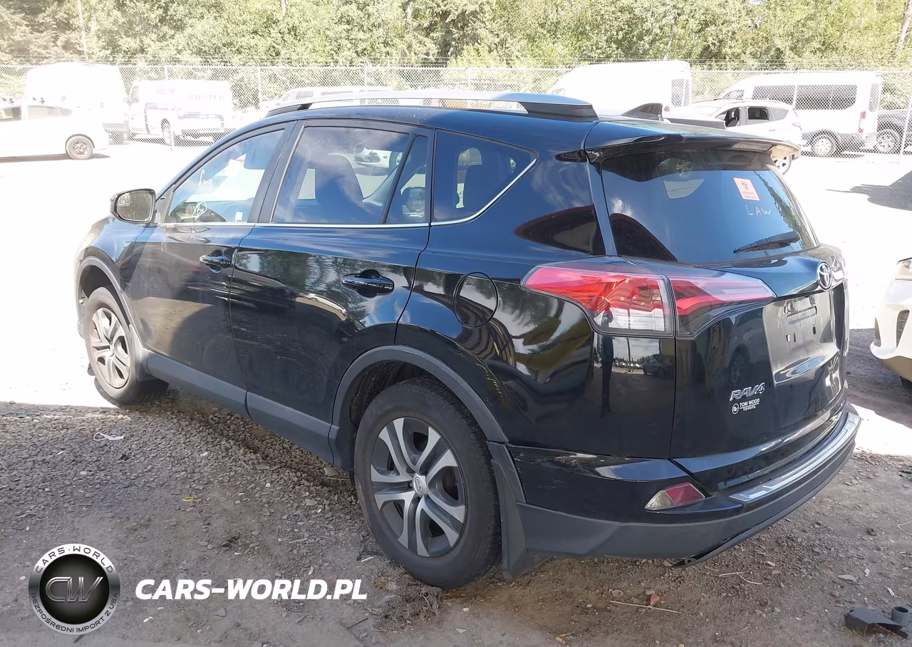 2018 Toyota Rav4 Le VIN:2T3BFREV2JW839015 - 3
