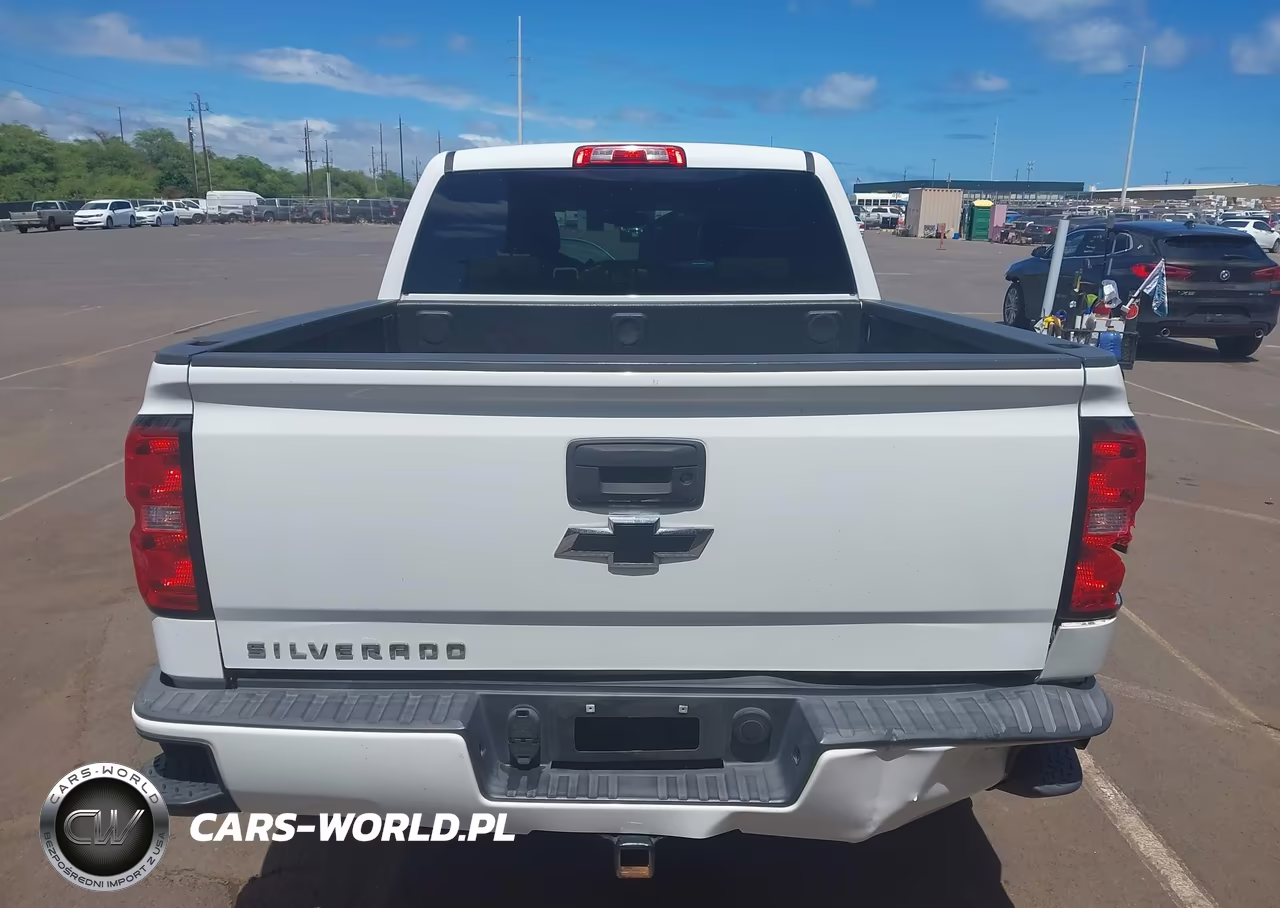 2018 Chevrolet Silverado 1500 Custom VIN:3GCPCPECXJG609921 - 17