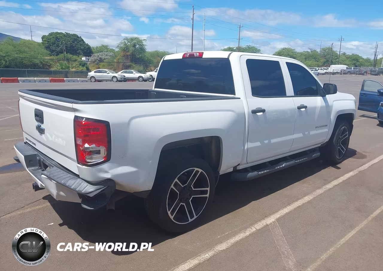 2018 Chevrolet Silverado 1500 Custom VIN:3GCPCPECXJG609921 - 4