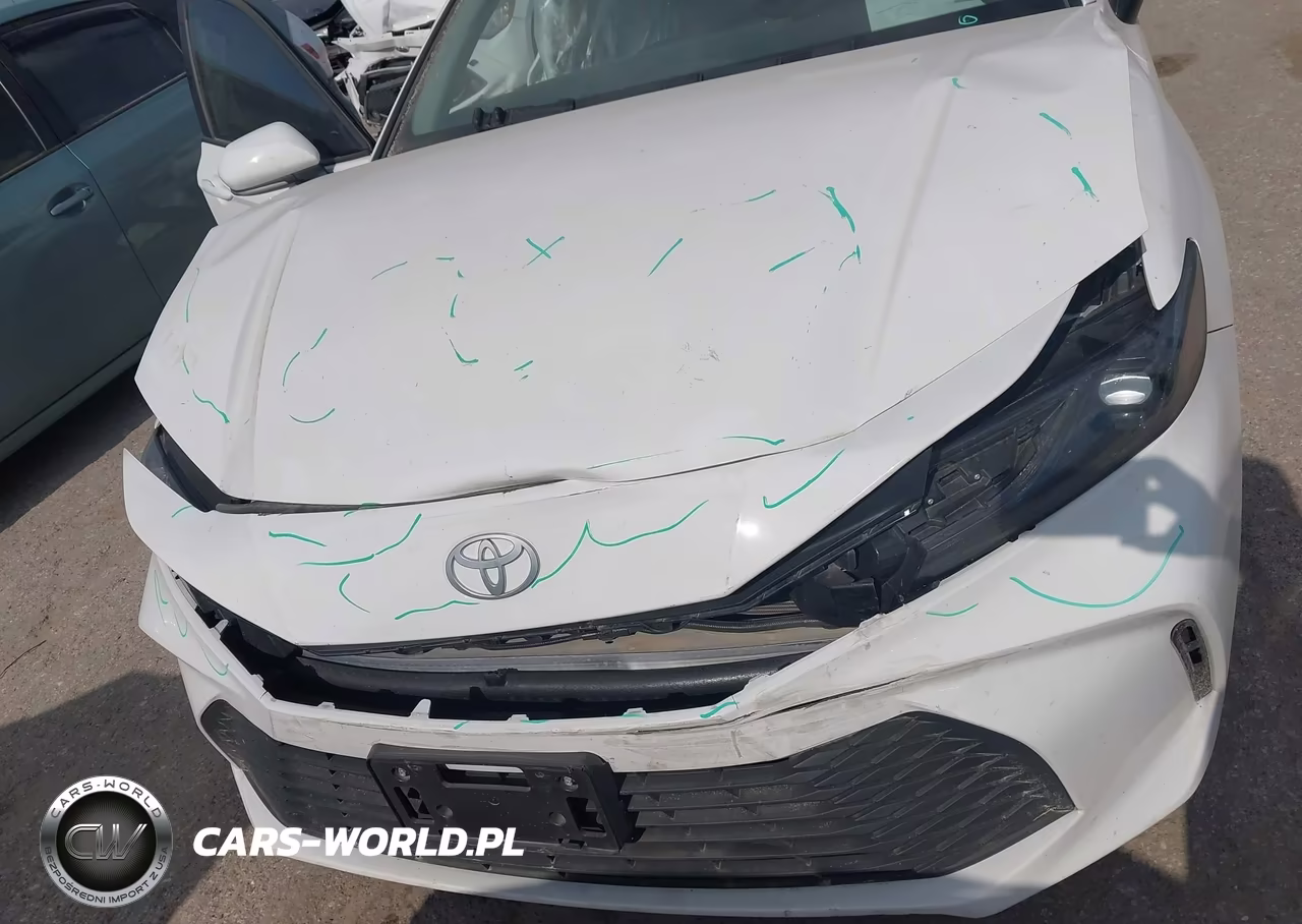 2025 Toyota Camry Le VIN:4T1DAACK2SU057857 - 12