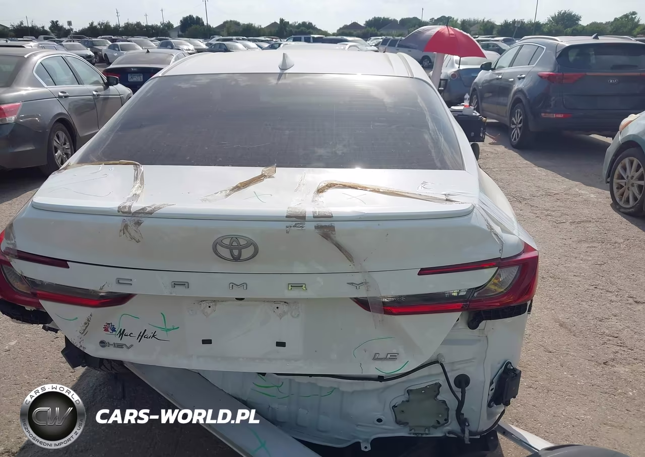 2025 Toyota Camry Le VIN:4T1DAACK2SU057857 - 16