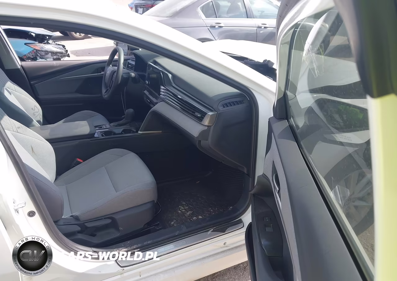 2025 Toyota Camry Le VIN:4T1DAACK2SU057857 - 5