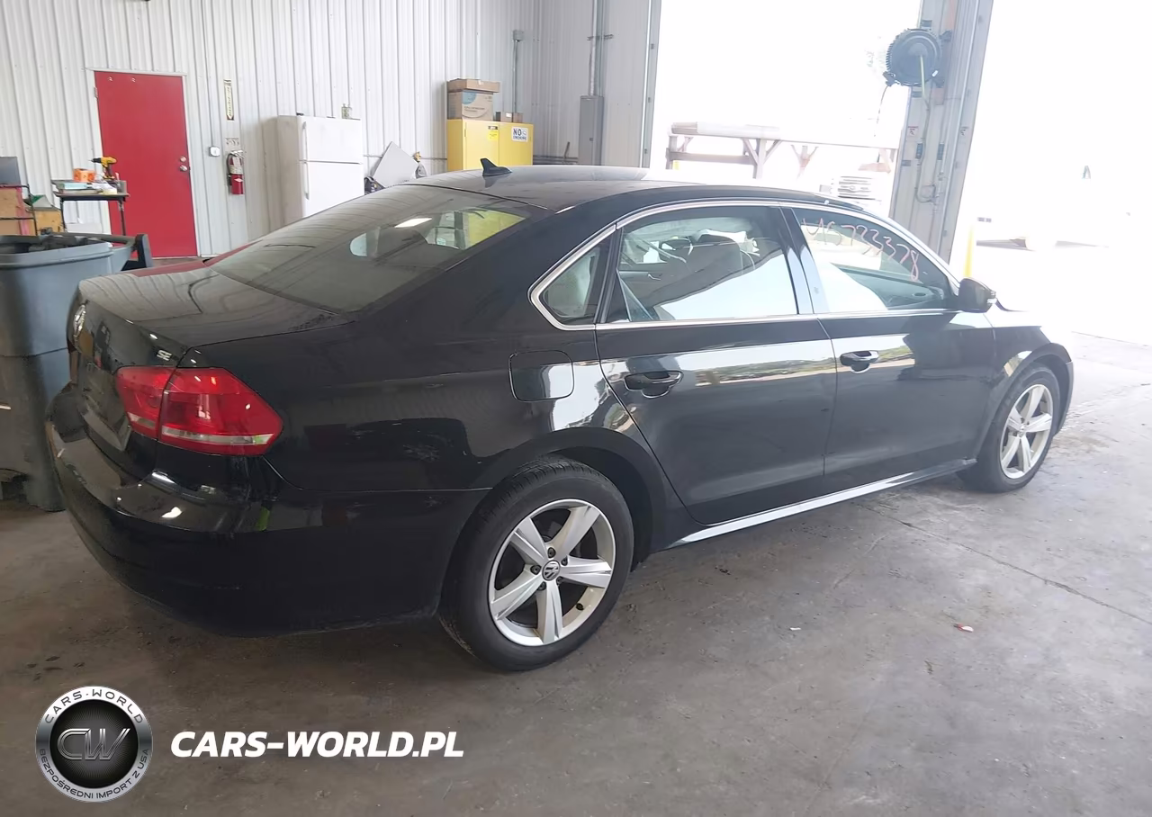 2014 Volkswagen Passat Se VIN:1VWBH7A3XEC045792 - 4
