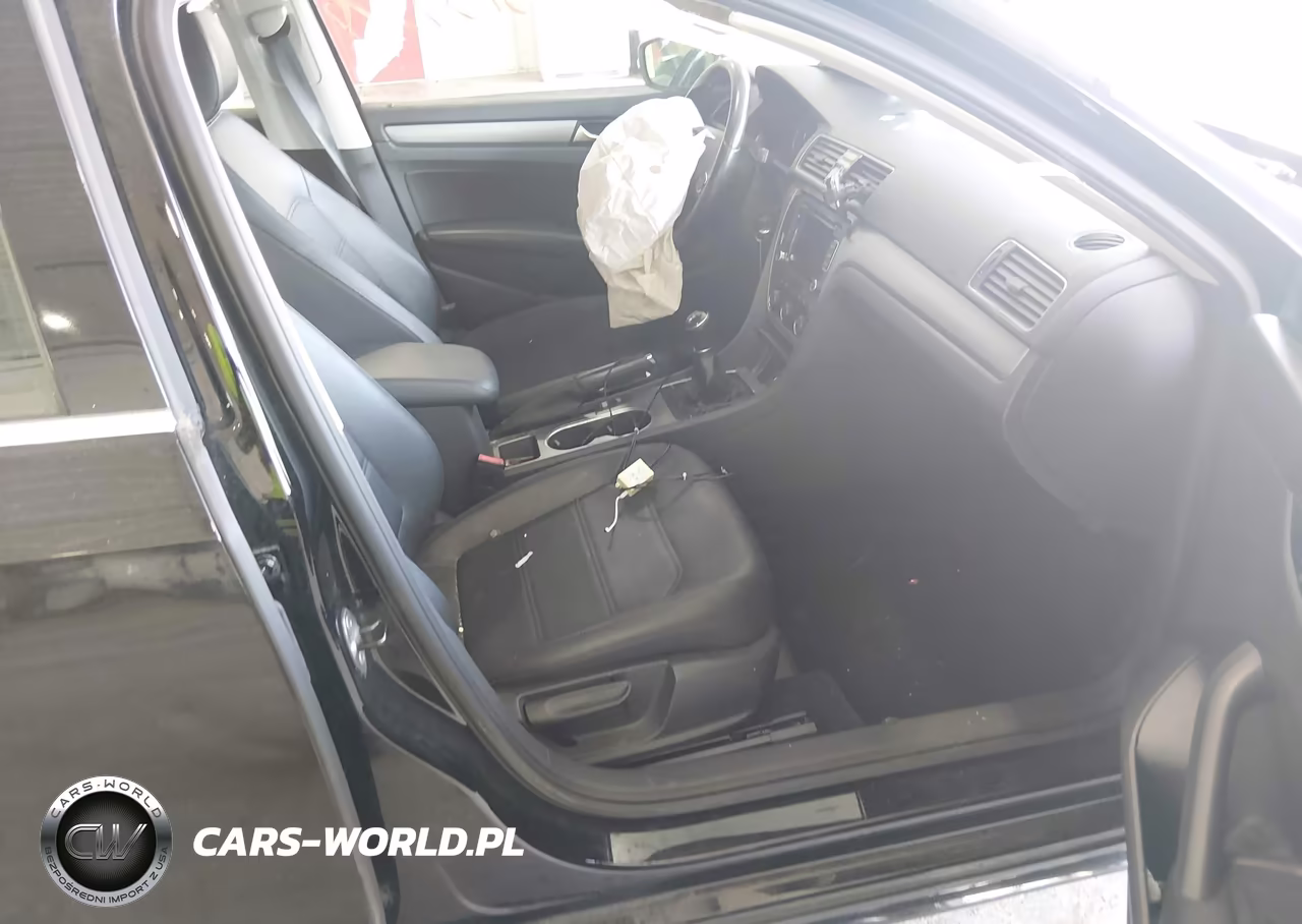 2014 Volkswagen Passat Se VIN:1VWBH7A3XEC045792 - 5