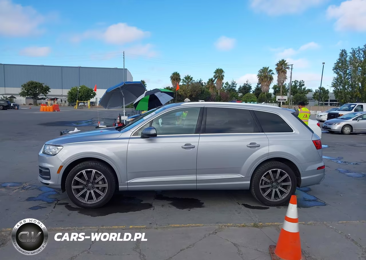 2017 Audi Q7 3.0T Premium VIN:WA1LAAF79HD001439 - 14
