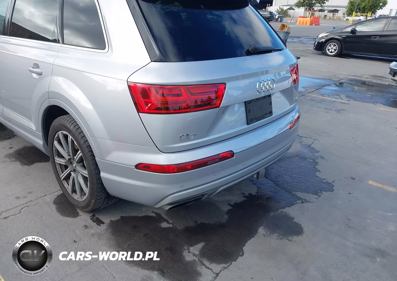 2017 Audi Q7 3.0T Premium VIN:WA1LAAF79HD001439 - 6