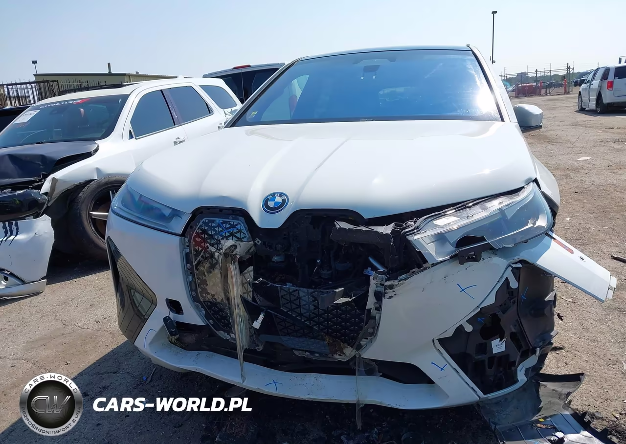 2023 BMW Ix xDrive50 VIN:WB523CF04PCM48450 - 13