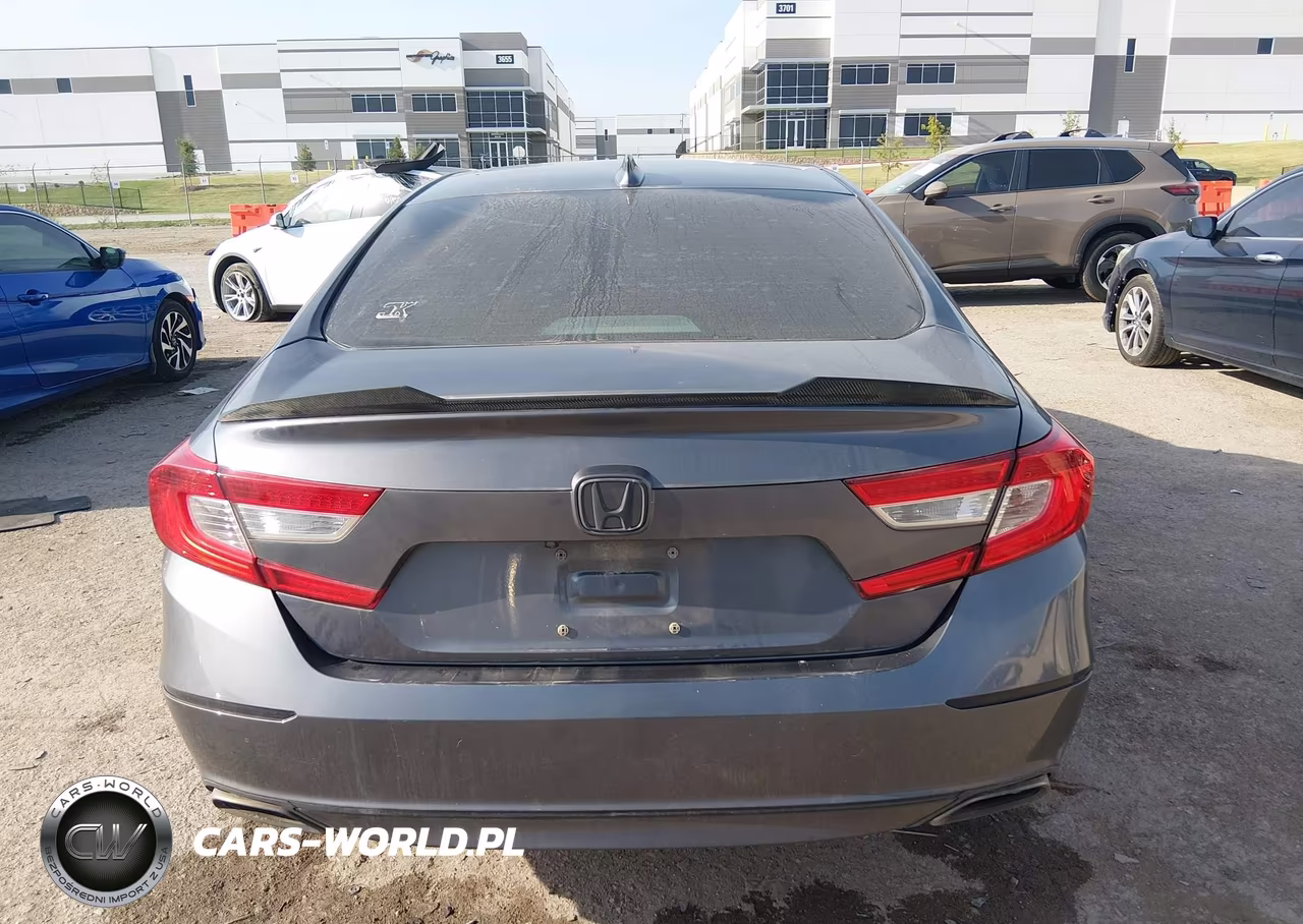 2018 Honda Accord Sport VIN:1HGCV1F3XJA145999 - 16