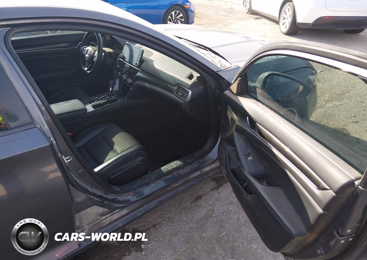 2018 Honda Accord Sport VIN:1HGCV1F3XJA145999 - 5