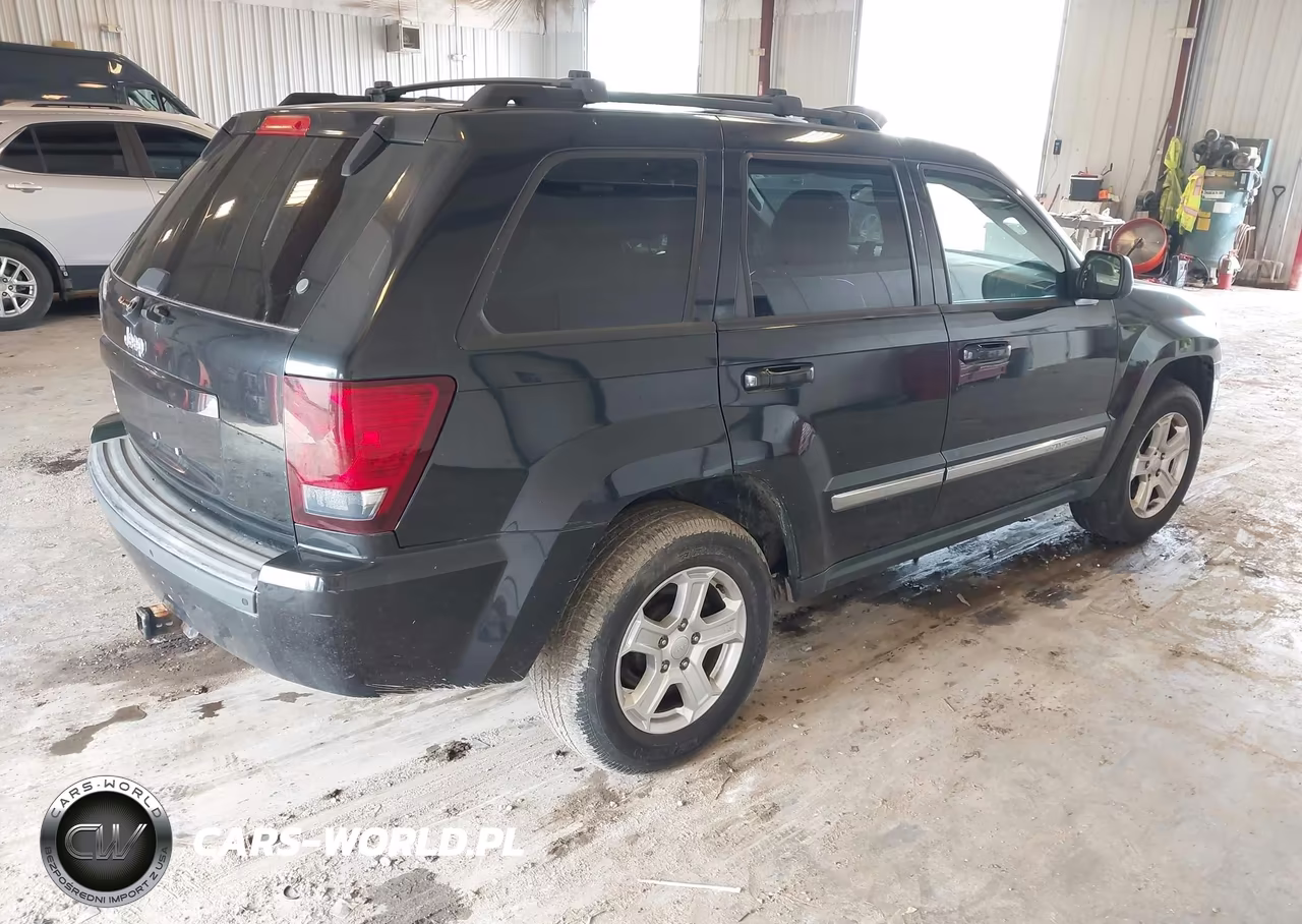 2010 Jeep Grand Cherokee Laredo VIN:1J4PR4GK3AC141500 - 4