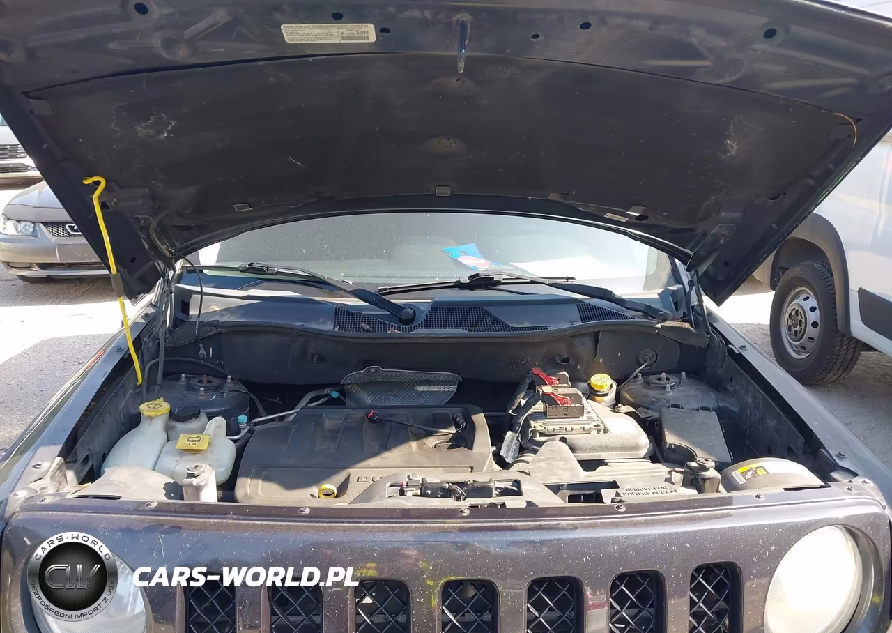 2014 Jeep Patriot Latitude VIN:1C4NJRFB6ED862476 - 10