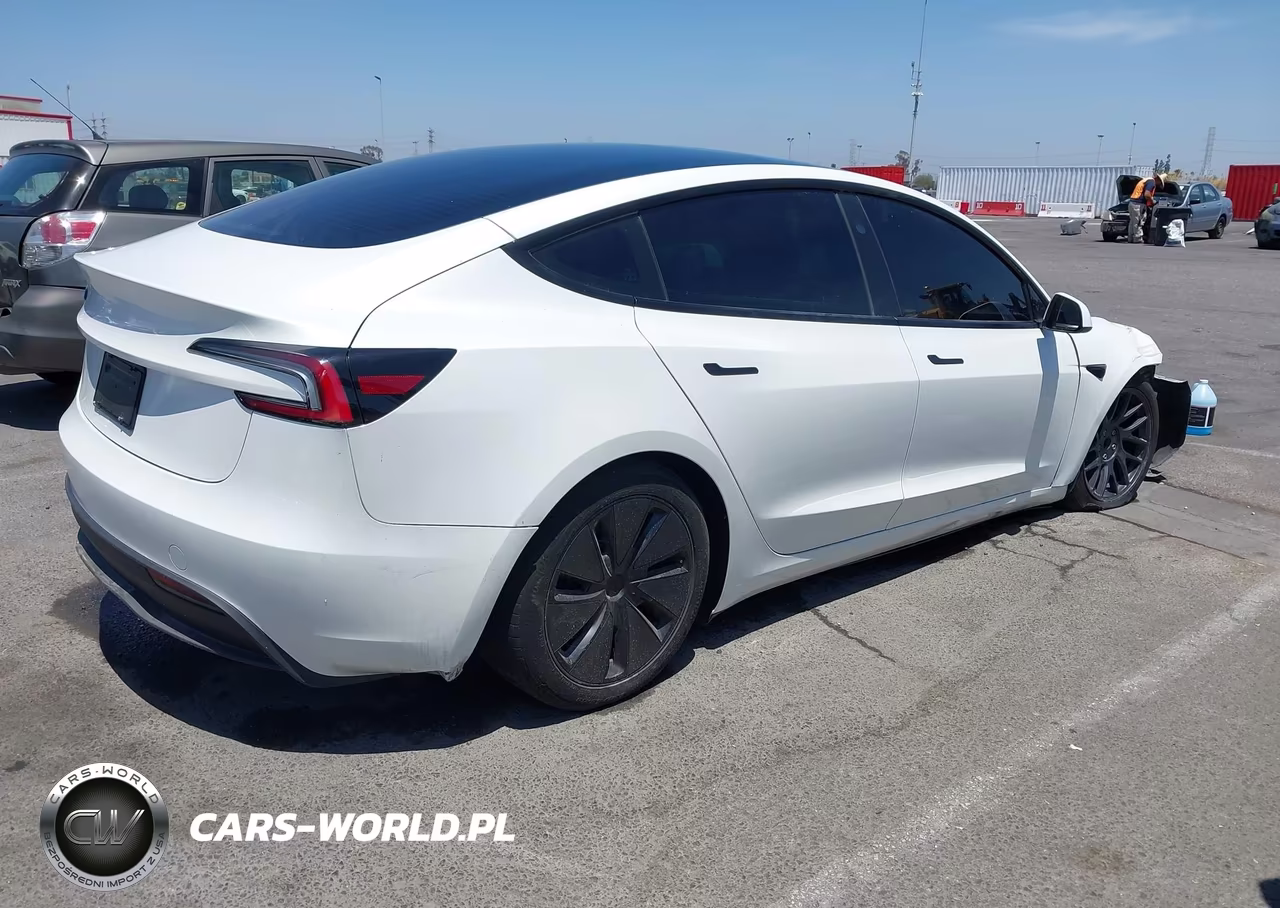 2024 Tesla Model 3 Long Range Dual Motor All-Wheel Drive VIN:5YJ3E1EB4RF754712 - 4