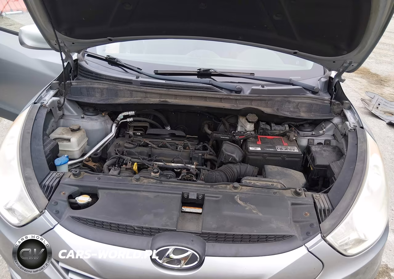 2011 Hyundai Tucson Gls VIN:KM8JU3ACXBU273795 - 10