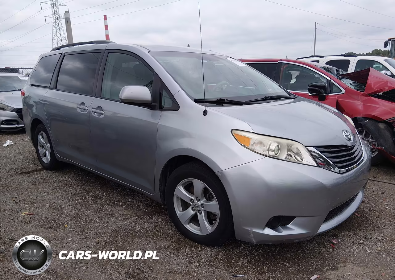 2011 Toyota Sienna Le V6 – zdjęcie 1 z 16