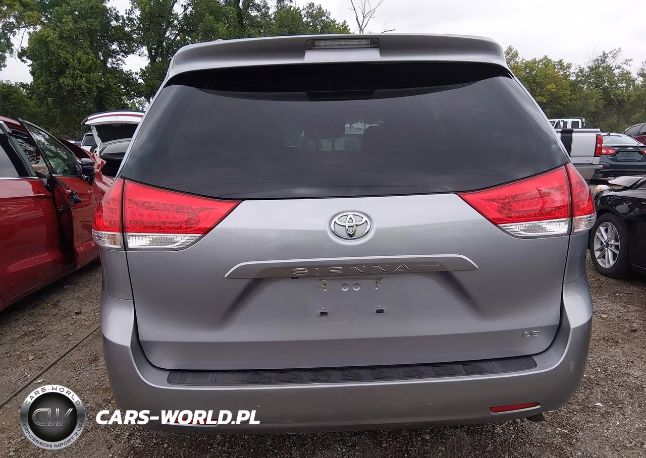 2011 Toyota Sienna Le V6 VIN:5TDKK3DC1BS172949 - 16