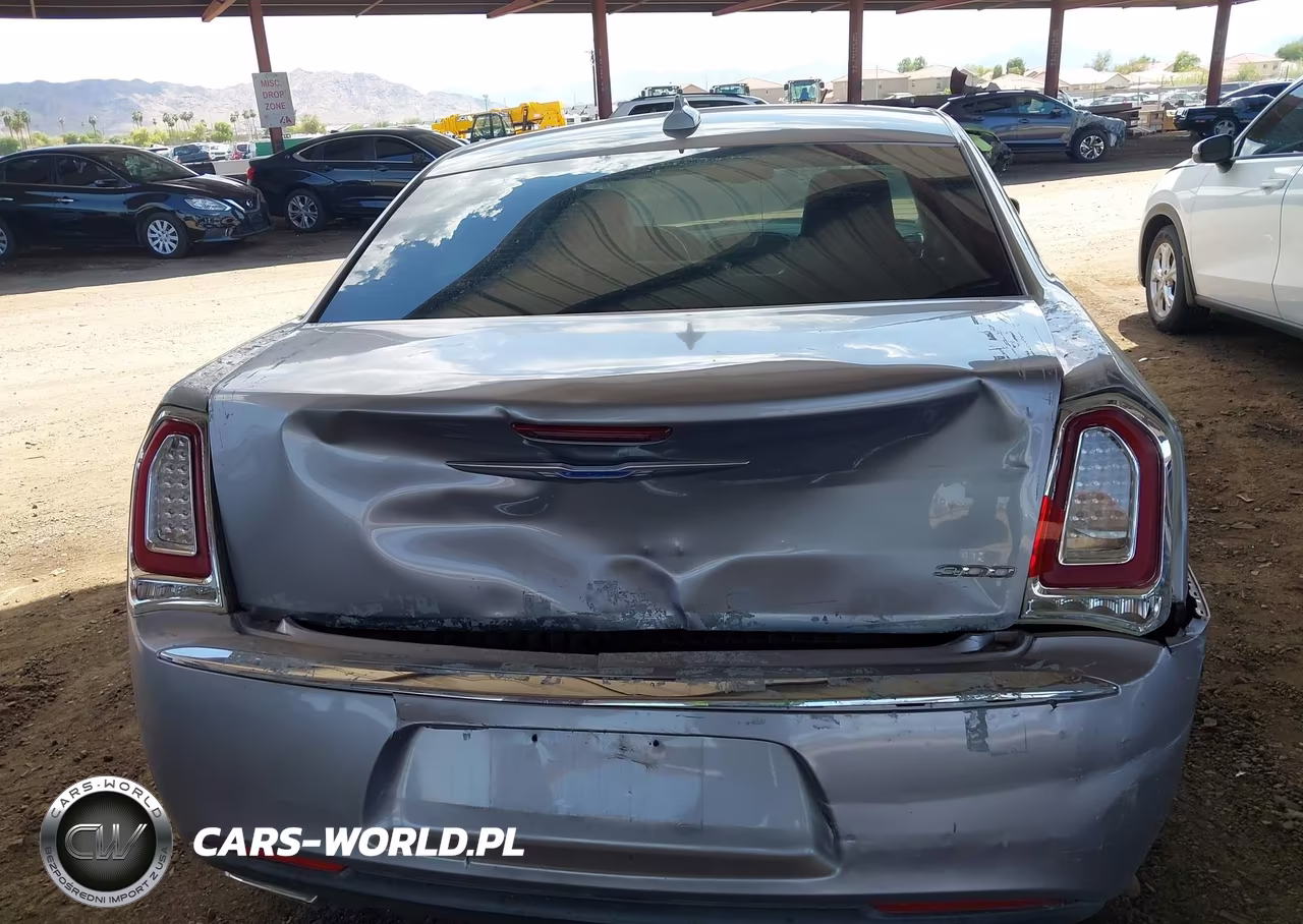 2015 Chrysler 300 Limited VIN:2C3CCAAG4FH796606 - 6