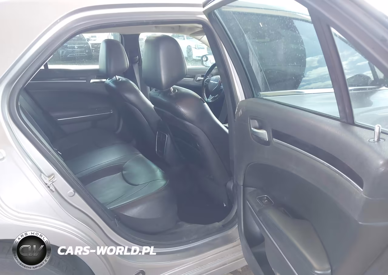 2015 Chrysler 300 Limited VIN:2C3CCAAG4FH796606 - 8