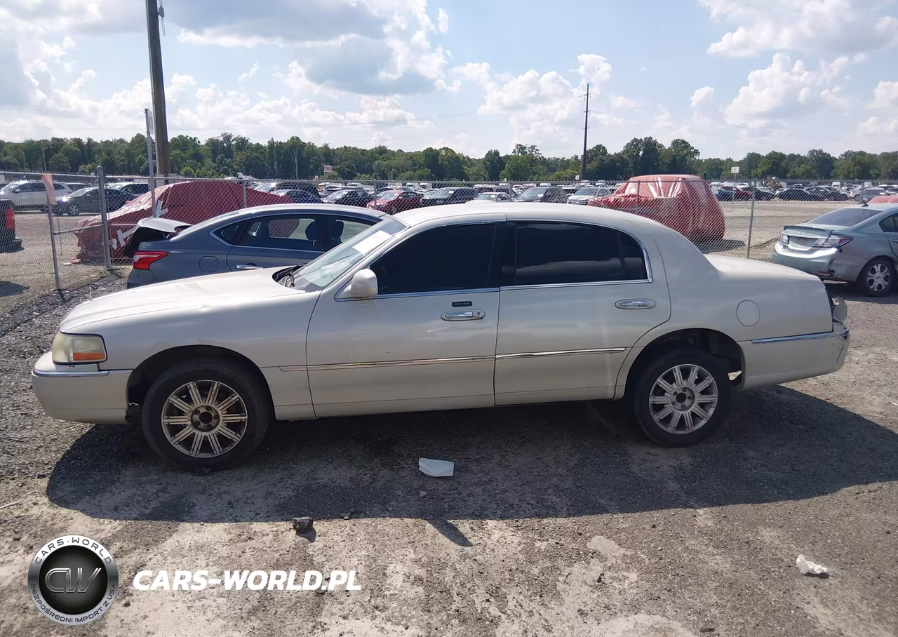 2006 Lincoln Town Car Signature VIN:1LNHM81W86Y611490 - 14