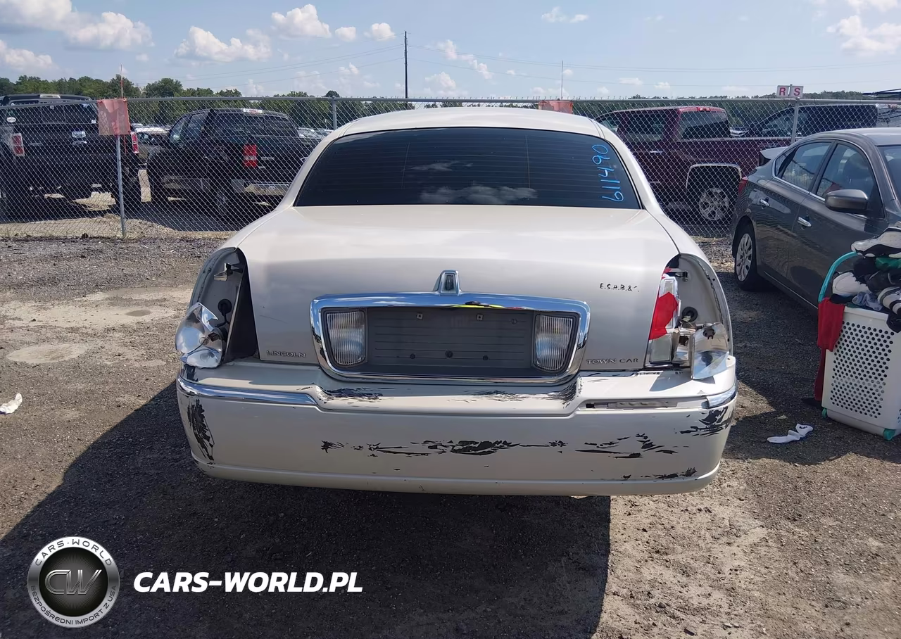 2006 Lincoln Town Car Signature VIN:1LNHM81W86Y611490 - 16