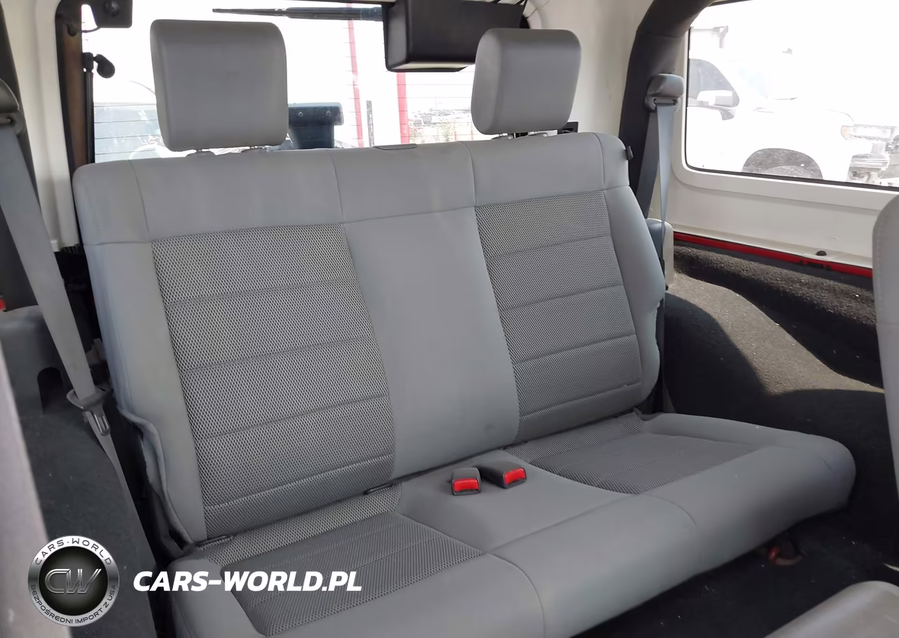 2008 Jeep Wrangler Rubicon VIN:1J4GA64128L621245 - 8