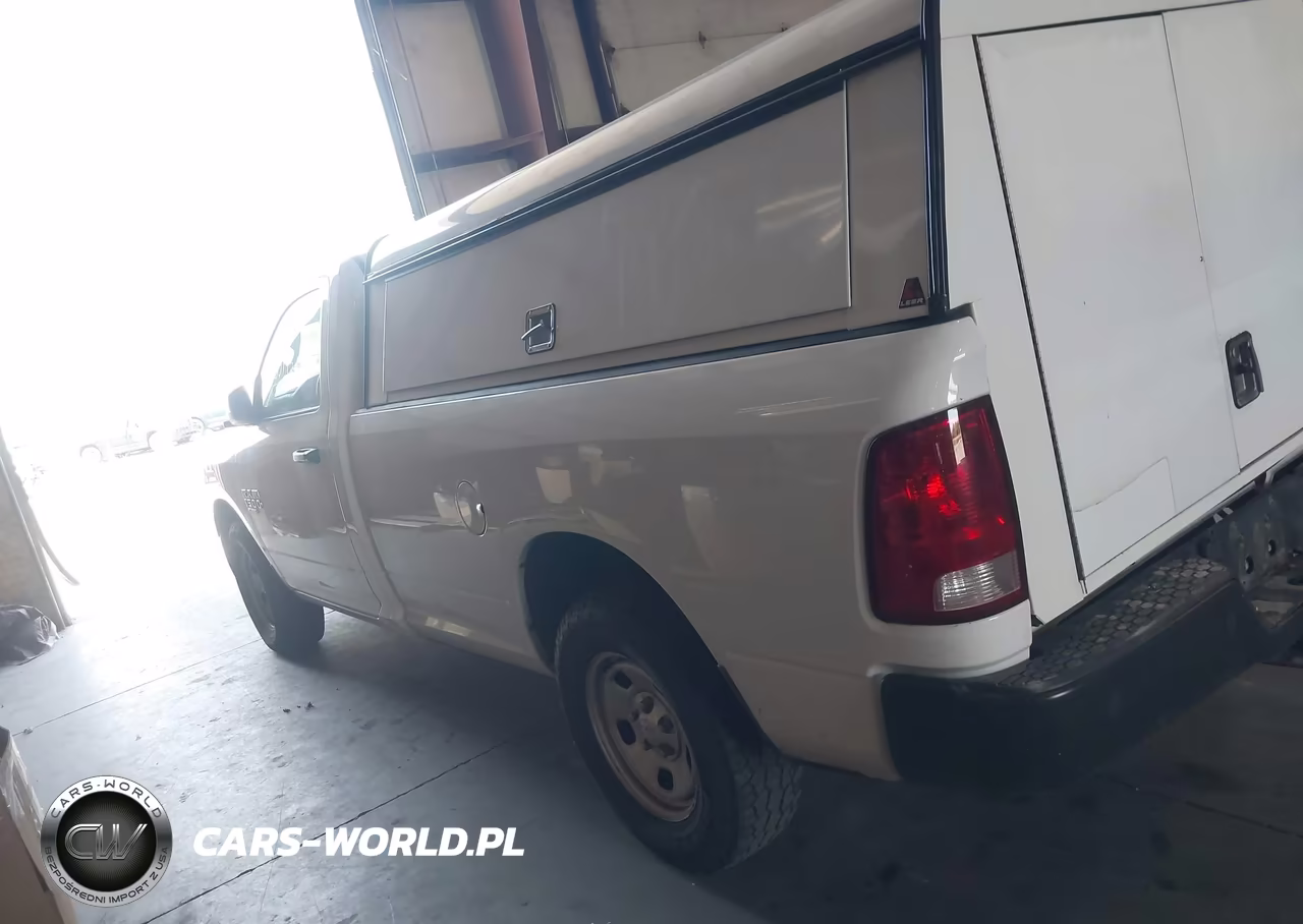2019 Ram 1500 Classic Tradesman 4X4 8' Box VIN:3C6JR7DG9KG600001 - 14