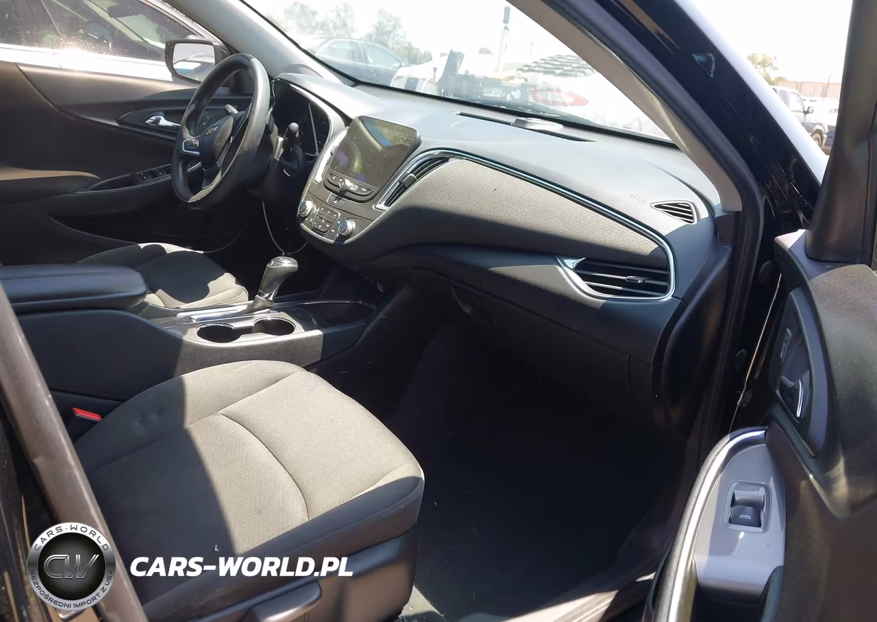 2019 Chevrolet Malibu Lt VIN:1G1ZD5ST6KF176799 - 5