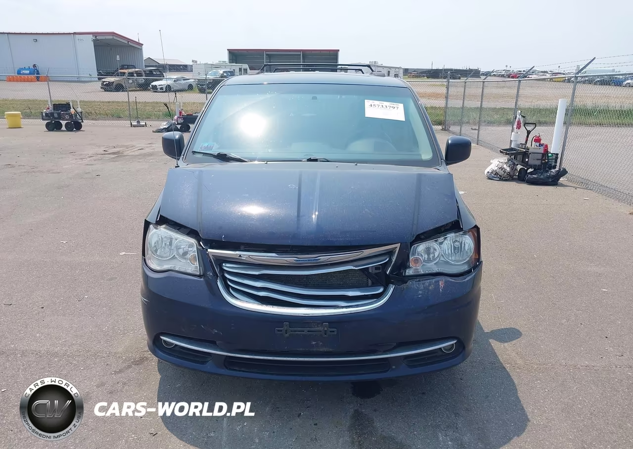 2015 Chrysler Town & Country Touring VIN:2C4RC1BG3FR644251 - 13