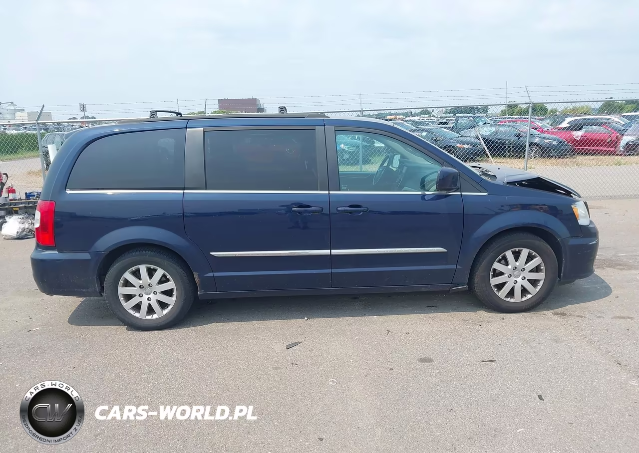 2015 Chrysler Town & Country Touring VIN:2C4RC1BG3FR644251 - 14